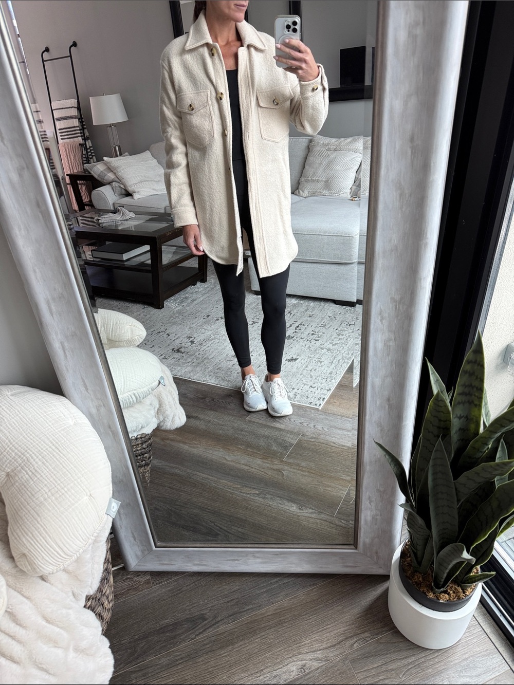 Aritzia Wilfred Shacket in Light Beige